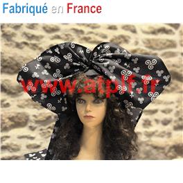Coiffe alsacienne noire avec Triskells et Hermines
